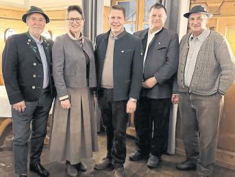 Daniel Schimmer und Vertreter der Weidegenossenschaften bei einer Veranstaltung zur Zukunft der Weidewirtschaft.